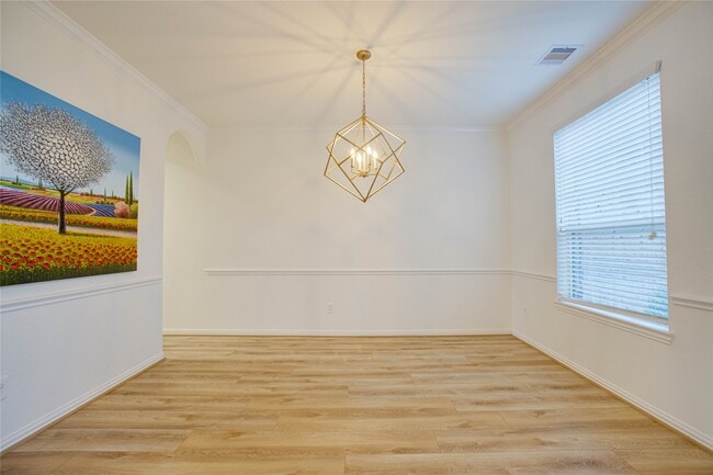 Building Photo - 6210 Pinewood Heights Dr