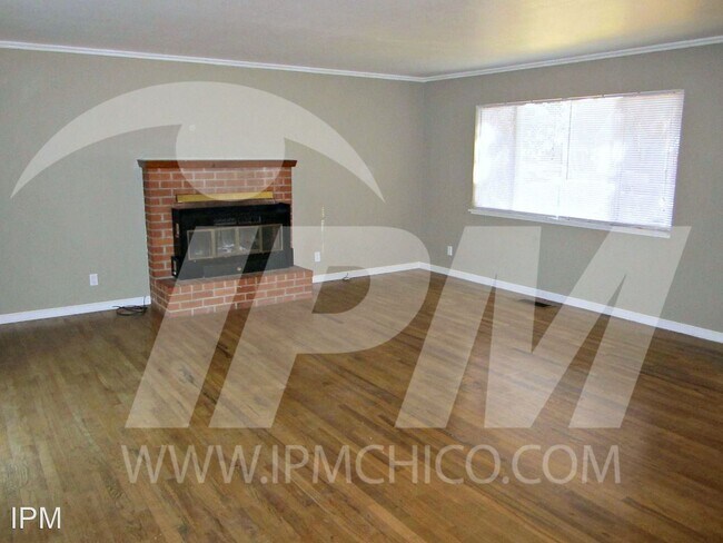 Building Photo - 2 br, 2 bath House - 930 Poplar St