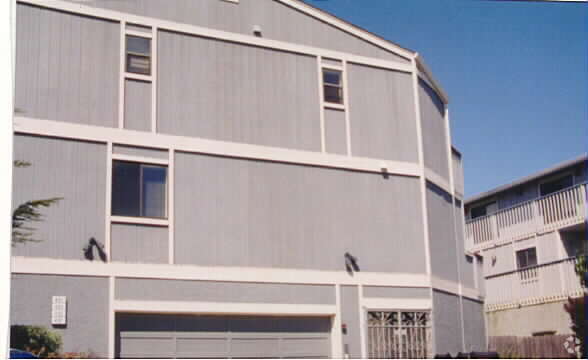 Building Photo - 431 Willow Ave