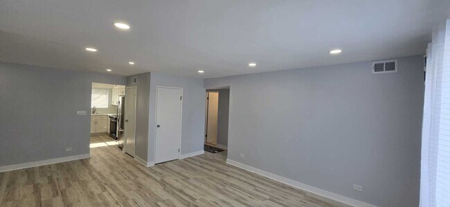 Foto del edificio - 9405 Bay Colony Dr