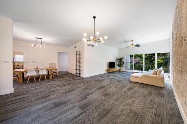 Foto del edificio - 9400 E Bay Harbor Dr