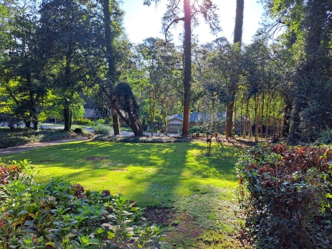 Building Photo - 2162 General Winship Dr