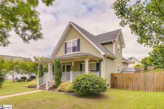 Building Photo - 331 Woodlark St