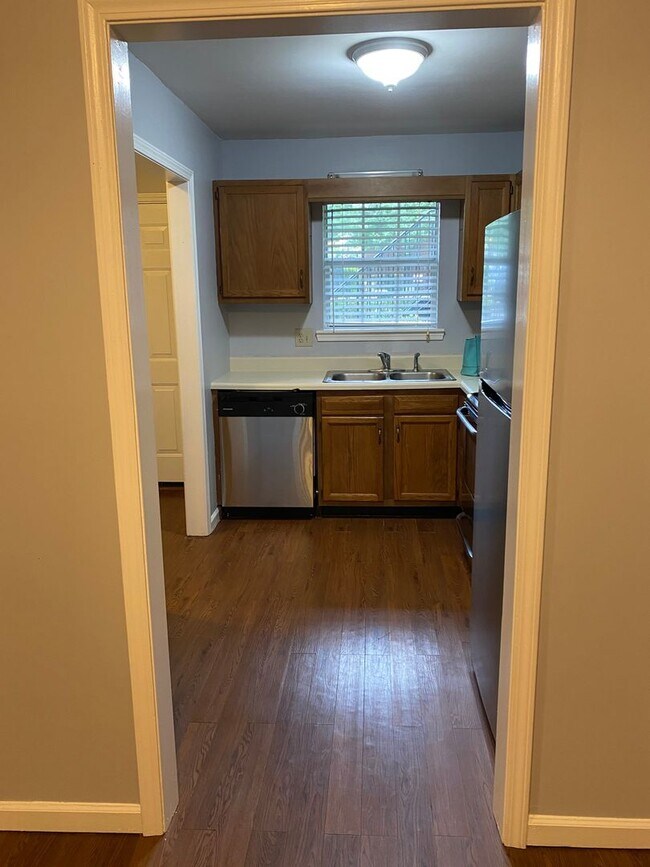 Foto del edificio - 2 bed 1 bath at Winfield Chase
