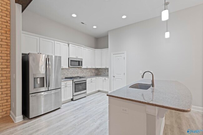 Foto del edificio - 1032 Cresent Falls