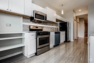 Building Photo - 5711 S Calumet Ave
