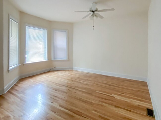 Foto del edificio - 3818 N Sheffield Ave