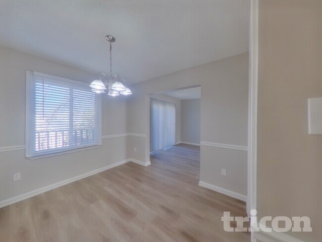 Building Photo - 509 Glen Ellyn Ct