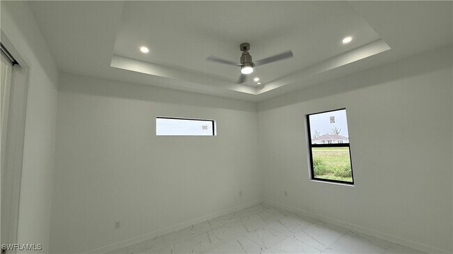 Foto del edificio - 2001 Diplomat Pkwy W