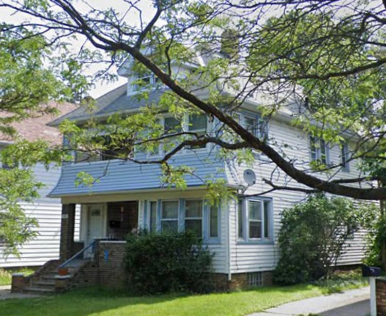 1087 E 177th St Cleveland, OH 44119 – photo 2