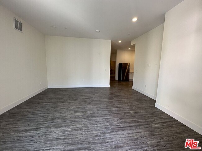 Foto del edificio - 11115 McCormick St