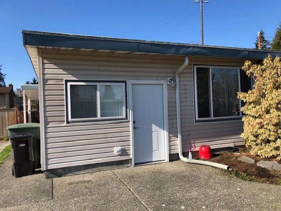 Primary Photo - New 1 Bedroom 1 Bath Mother in law in Everett