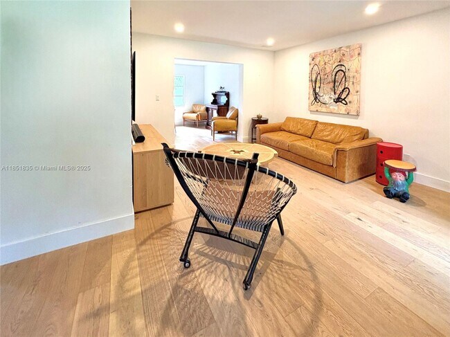 Foto del edificio - 485 Warren Ln