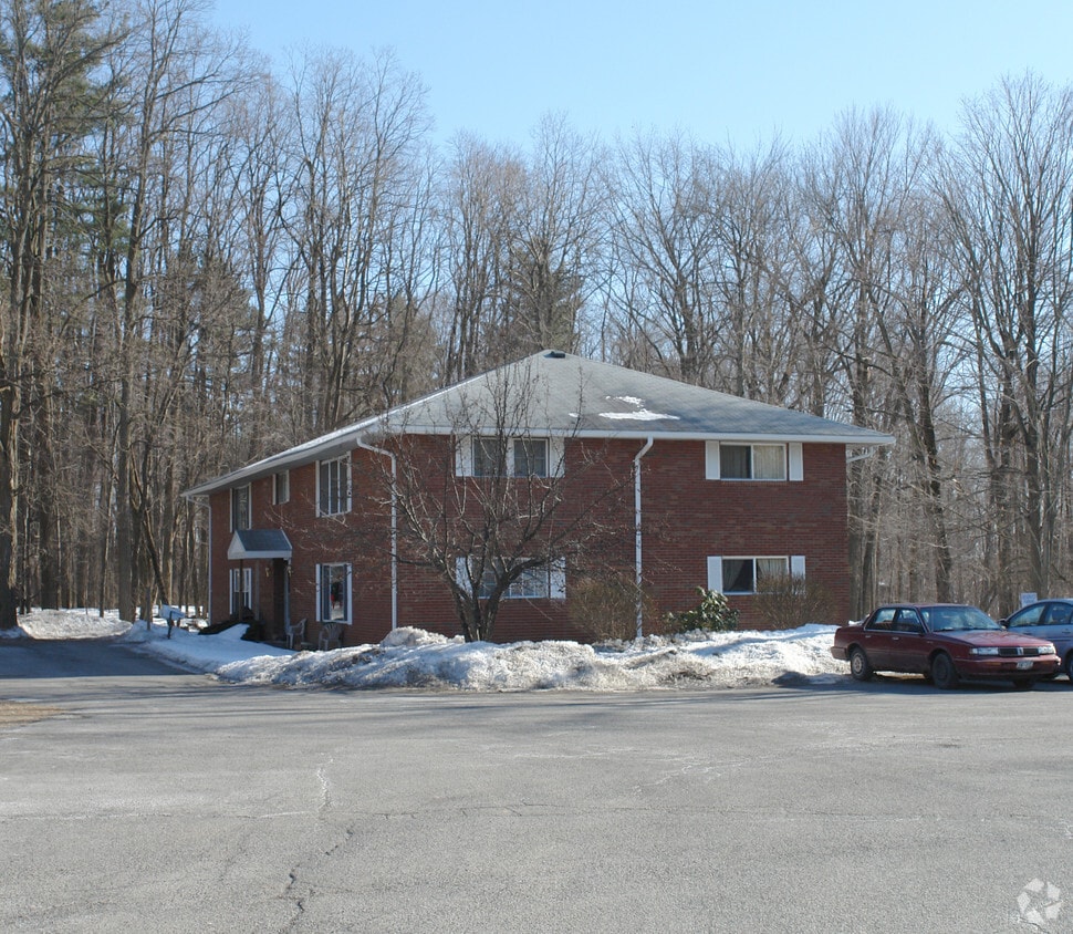 Birch Briar Apartments in Clifton Park, NY