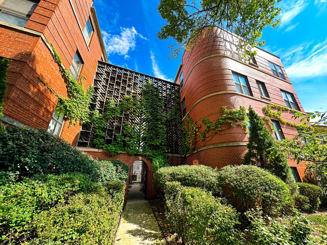 Foto principal - 7425 N Sheridan Rd