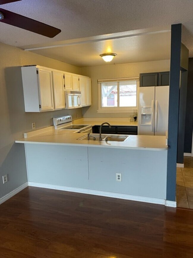Foto del edificio - 6100 Fenton St