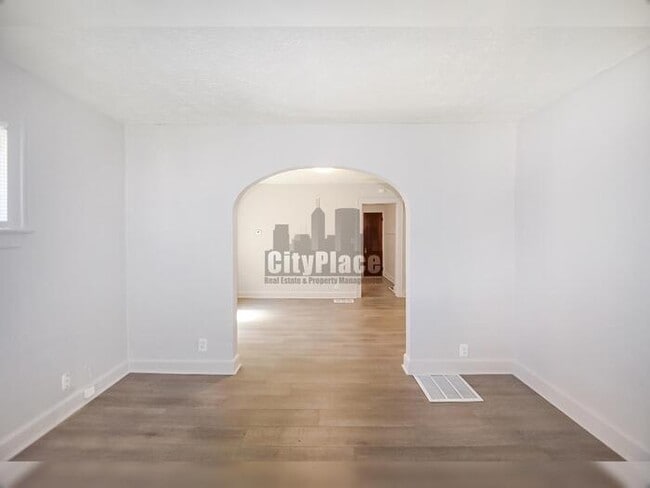 Building Photo - 1465 W 34th St