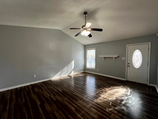 Foto del edificio - 6357 Rhemish Dr