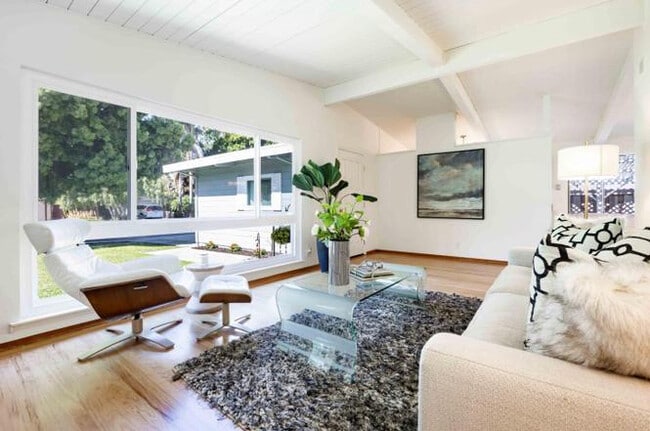 Foto del edificio - 2516 Dell Ave