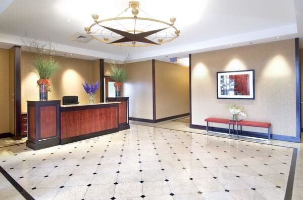 Foto del edificio - 1 Park Ln