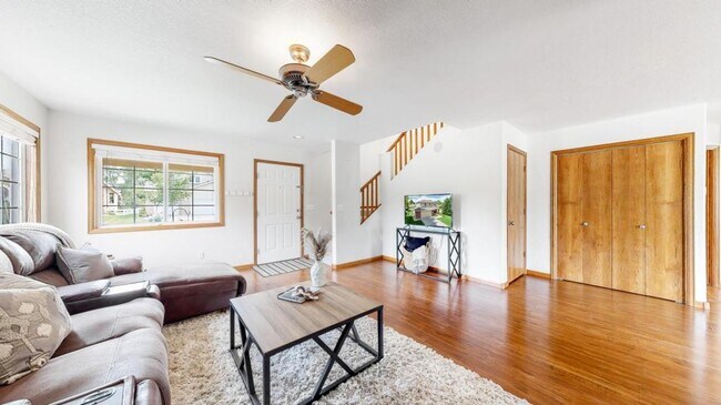 Building Photo - 409 Marcellina Dr