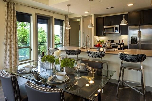Foto principal - 905 Town and Country Blvd