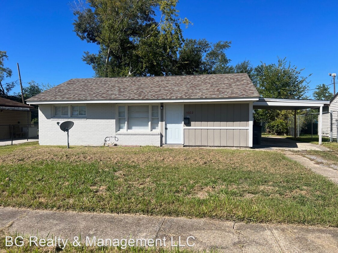 Primary Photo - 3 br, 1 bath House - 1602 8th Ave