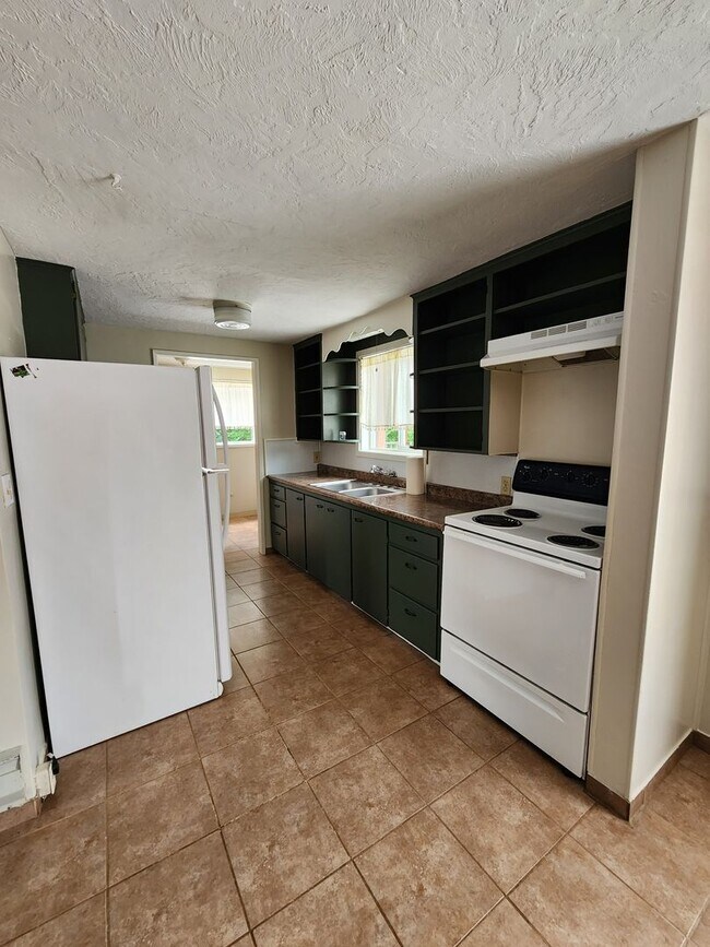 Foto del edificio - Upstairs Apartment Above Holly Market