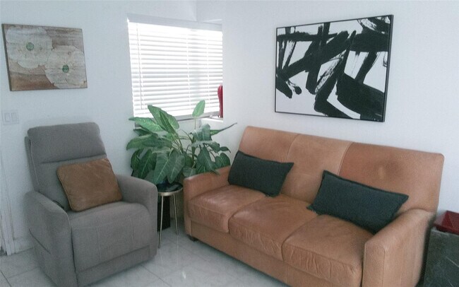 Foto del edificio - 307 Saxony Dr