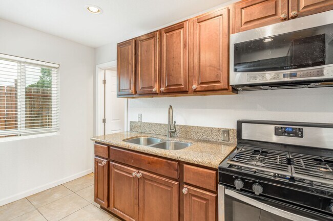 Foto del edificio - 14993 Yucca Ave