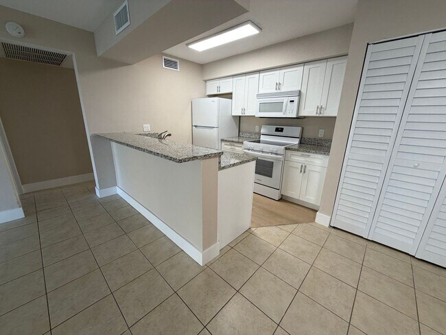 Foto del edificio - 5317 Summerlin Rd