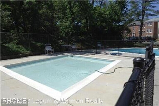 Building Photo - 1 br, 1 bath House - 3220 S 28th Street #204