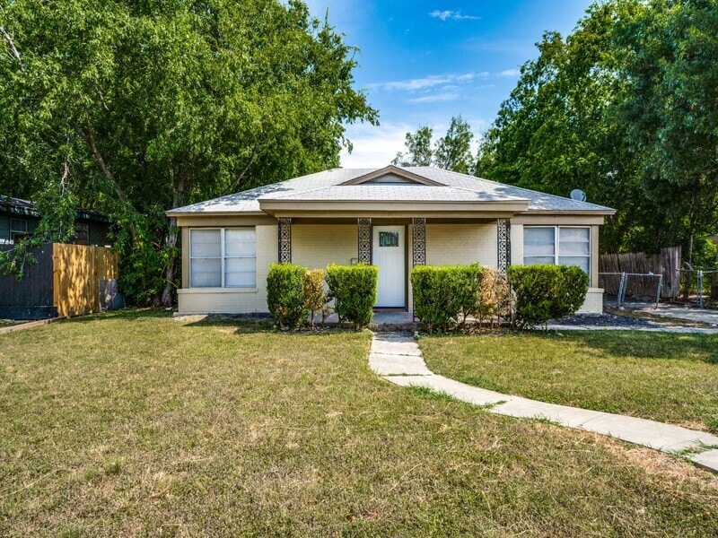 Primary Photo - 507 Sutton Dr