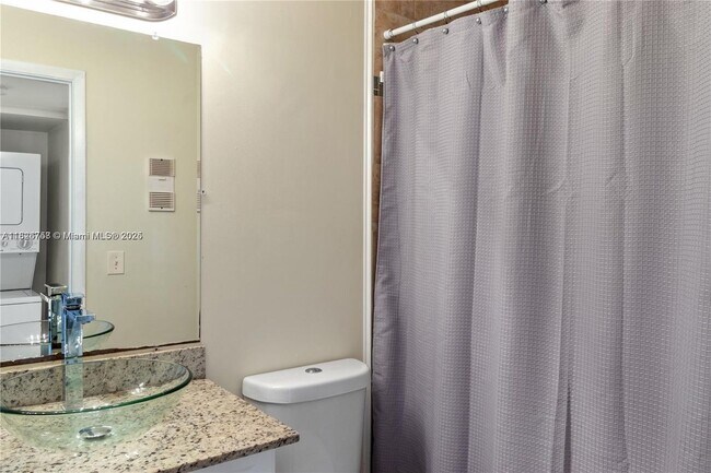 Foto del edificio - 880 NE 207th Terrace