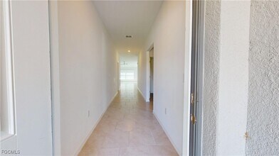 Building Photo - 3530 NE 21st Ave