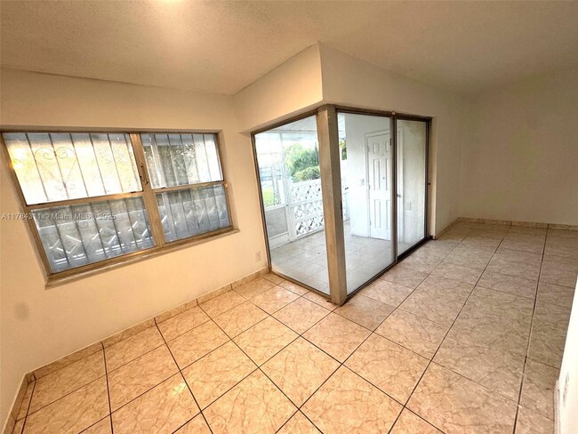 Foto del edificio - 2075 NW 46th Ave