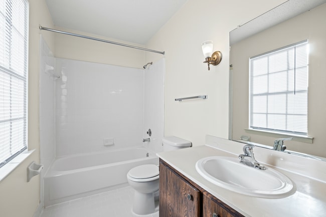 Building Photo - Fairfax Manor Townhomes