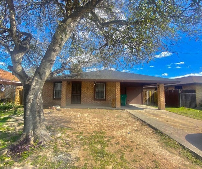 Building Photo - 6905 Sun Dr