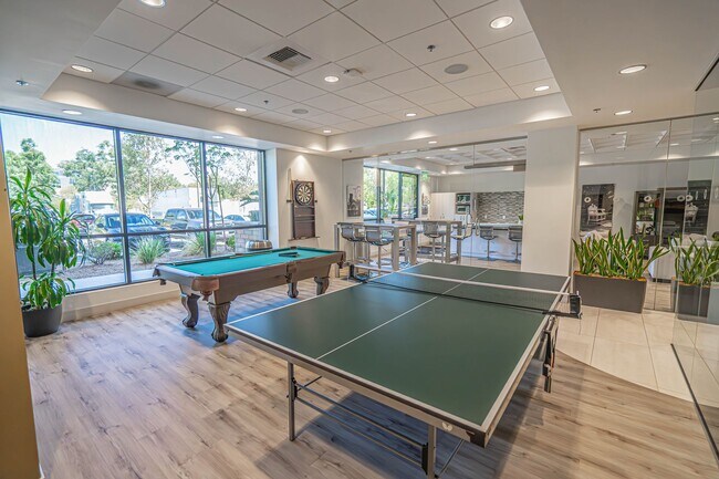 Building Photo - CALL TO BOOK!! Monticello - 1 Bedroom for ...