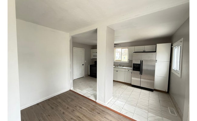 Building Photo - 207 Duane St