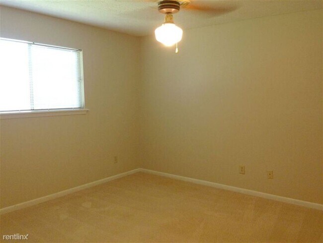 Building Photo - 3 br, 2 bath House - 3902 Windwood Cir