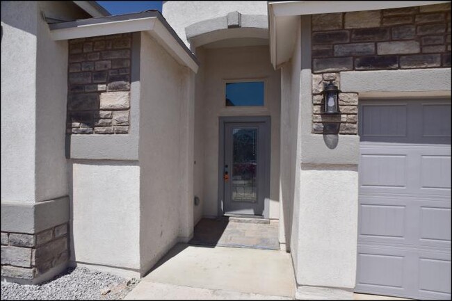 Building Photo - 3 bedroom in El Paso TX 79924