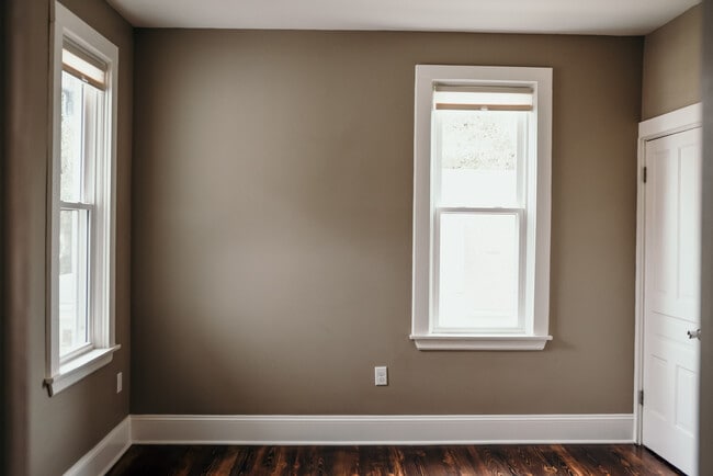 Building Photo - 1118 Columbia Ave, Unit #2 (upstairs apartment)