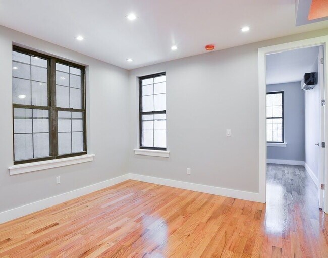 Foto del edificio - 81 Carlton Ave