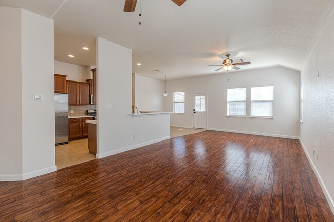 Foto del edificio - 15443 Lady Shery Ln