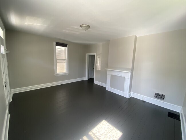 Building Photo - 429 S 2nd St