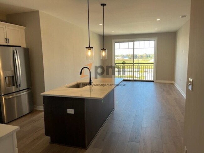 Foto del edificio - 9610 N Centennial Dr