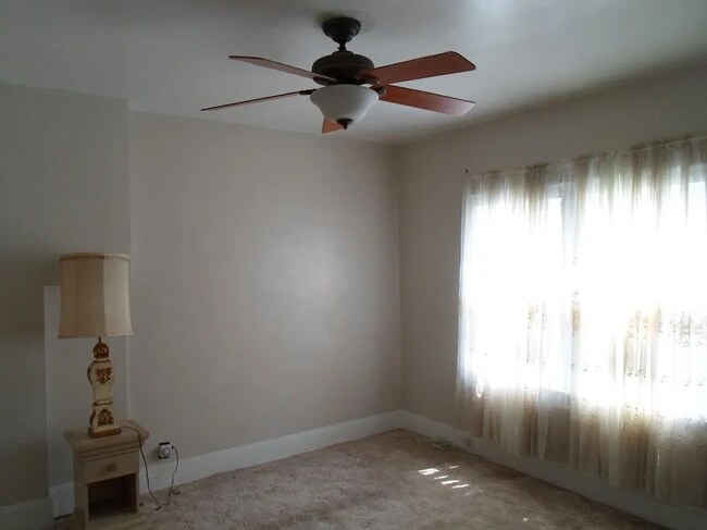 Recamara principal - 3540 E 153rd St
