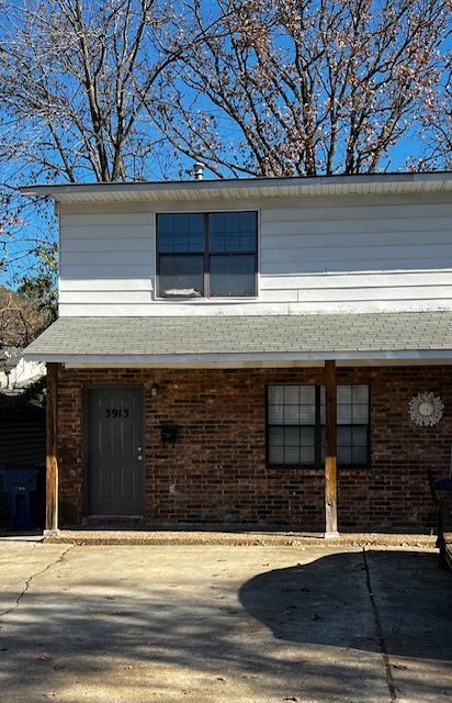 Primary Photo - Charming 2 Bed, 1.5 Bath Duplex in Fort Sm...