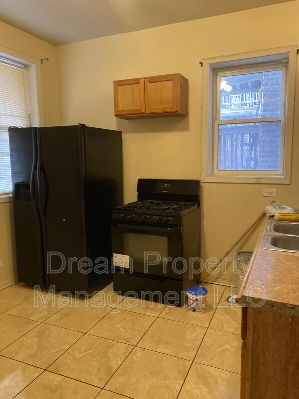Building Photo - 6214 S Evans Ave